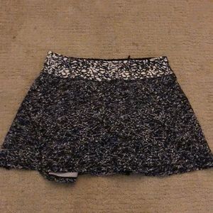 Lululemon tall size 6 skirt 15” tall skirt